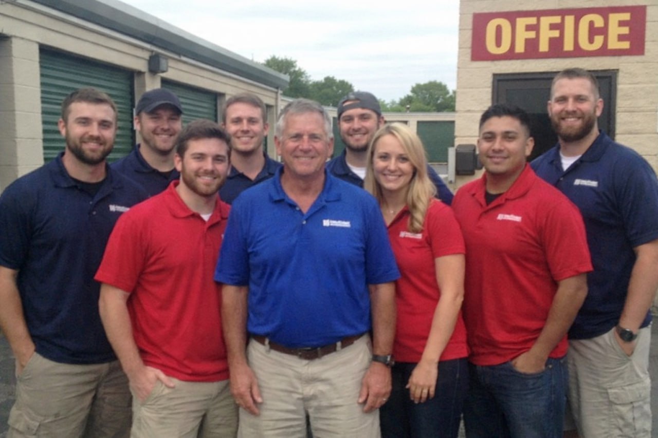 Water damage restoration professionals in Des Moines, IA